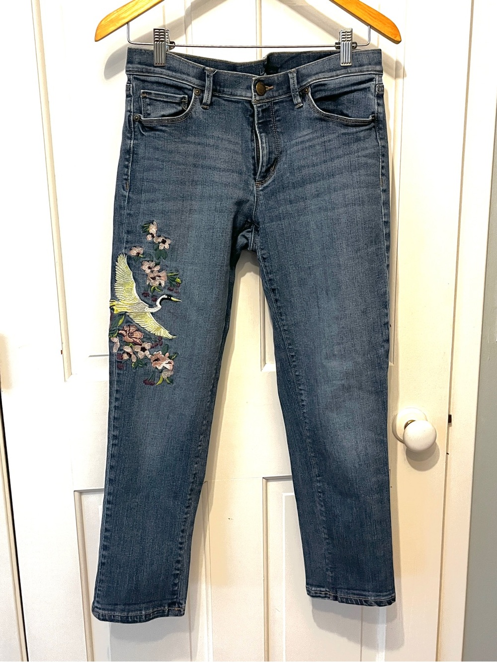 Women’s Stretch Denim Cropped Embroidered Jeans